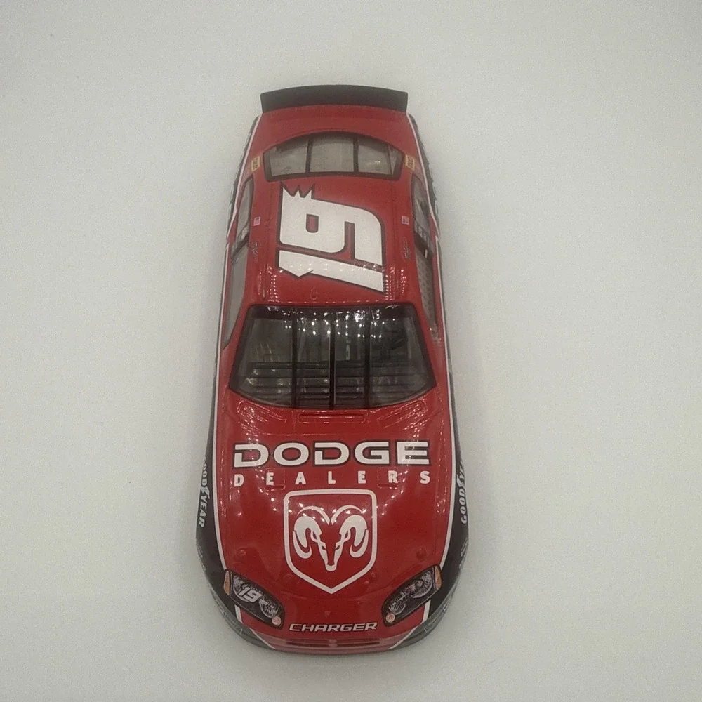 RARE 2006 Jeremy Mayfield #19 Dodge Dealers Dodge Intrepid 1:24 Action NASCAR